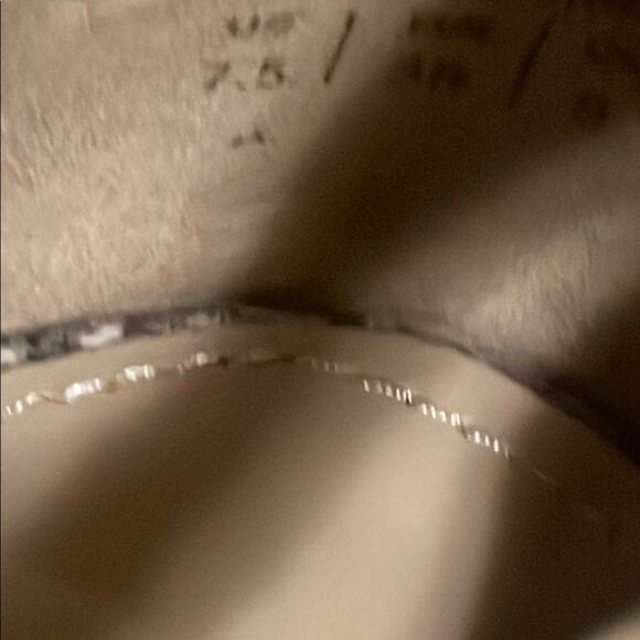 ALDO Snakeskin Pattern Leather Block Heel Shoe. 7.5 - Picture 4 of 4